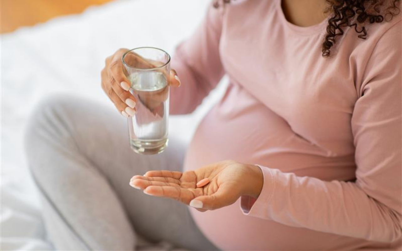Taking paracetamol in pregnancy doesn’t increase your baby’s risk of autism or ADHD – new review - Featured Image