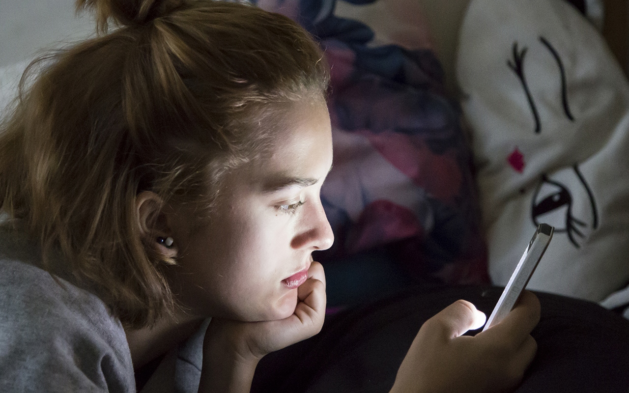Screen time off the charts as teens head for chronic disease 602