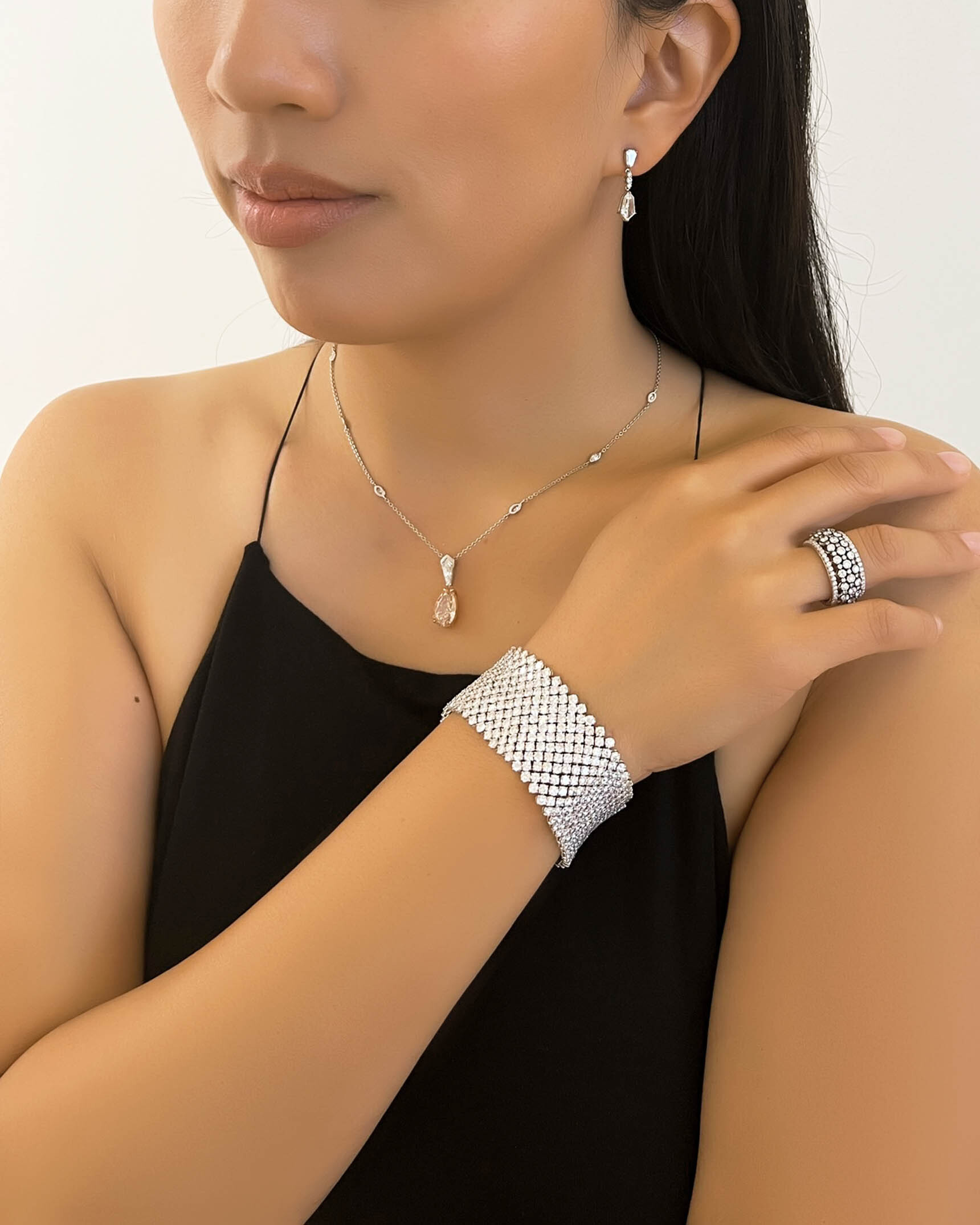 Diamond Earrings_Necklace_Ring and Bracelet EDFKK03392 - PNMTG03089 - RADPL06610 - BDOTK03187