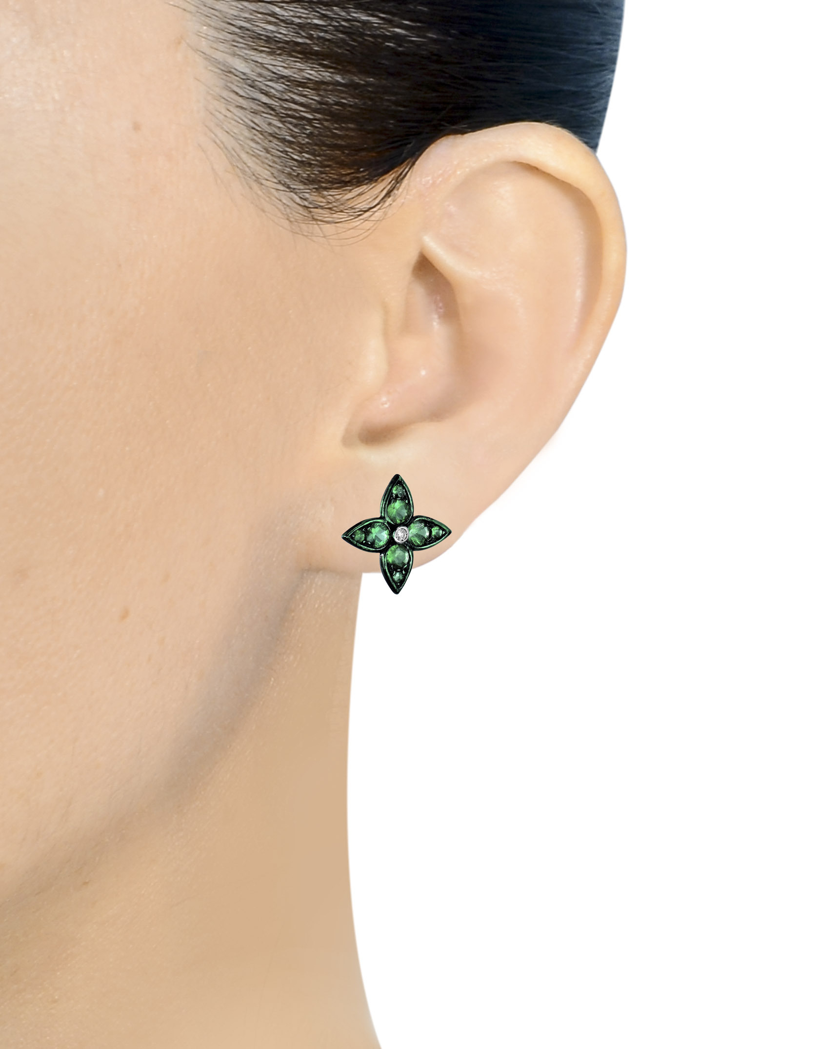 ECD5K03472 (on ear)