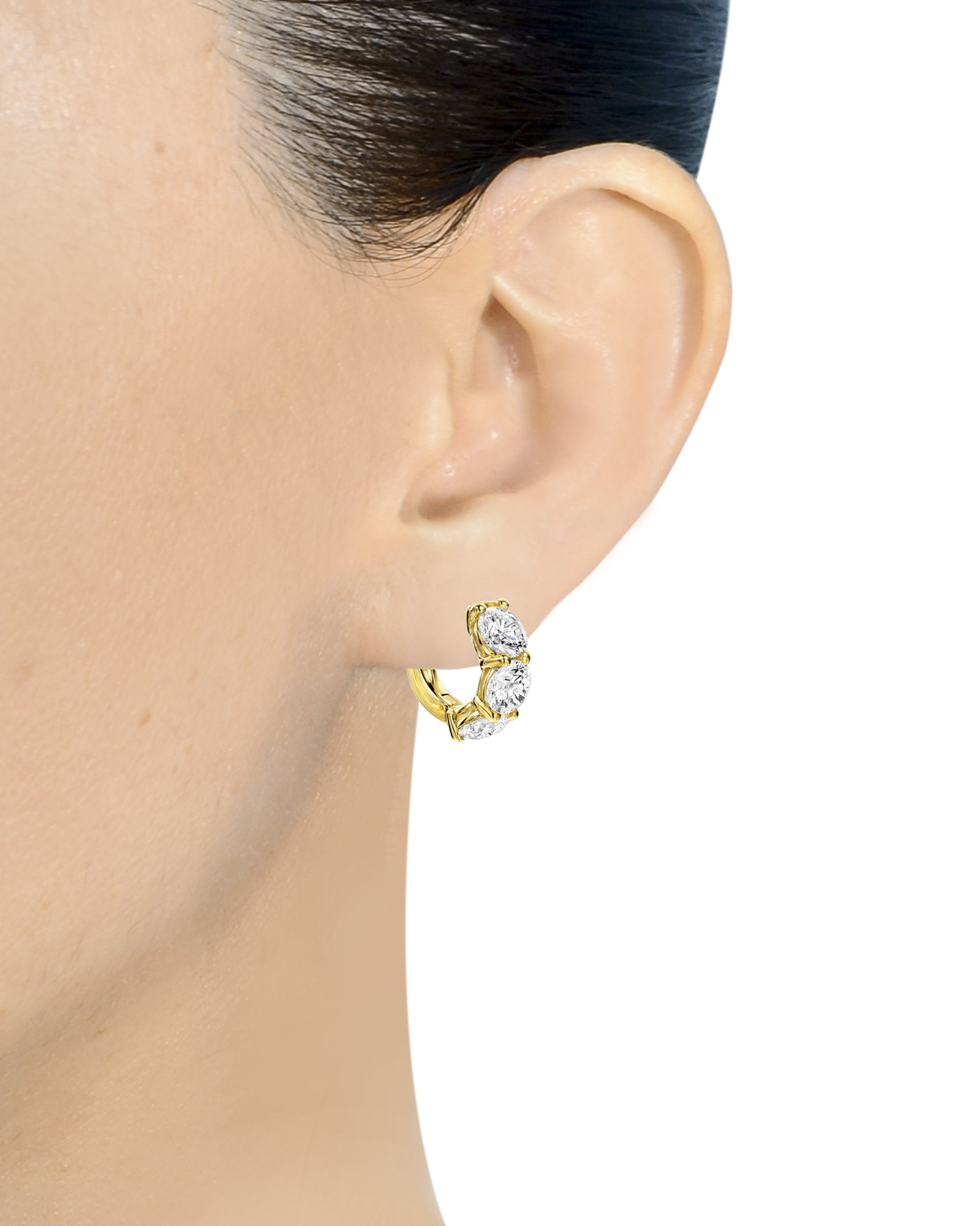 EDFKK06273 on ear