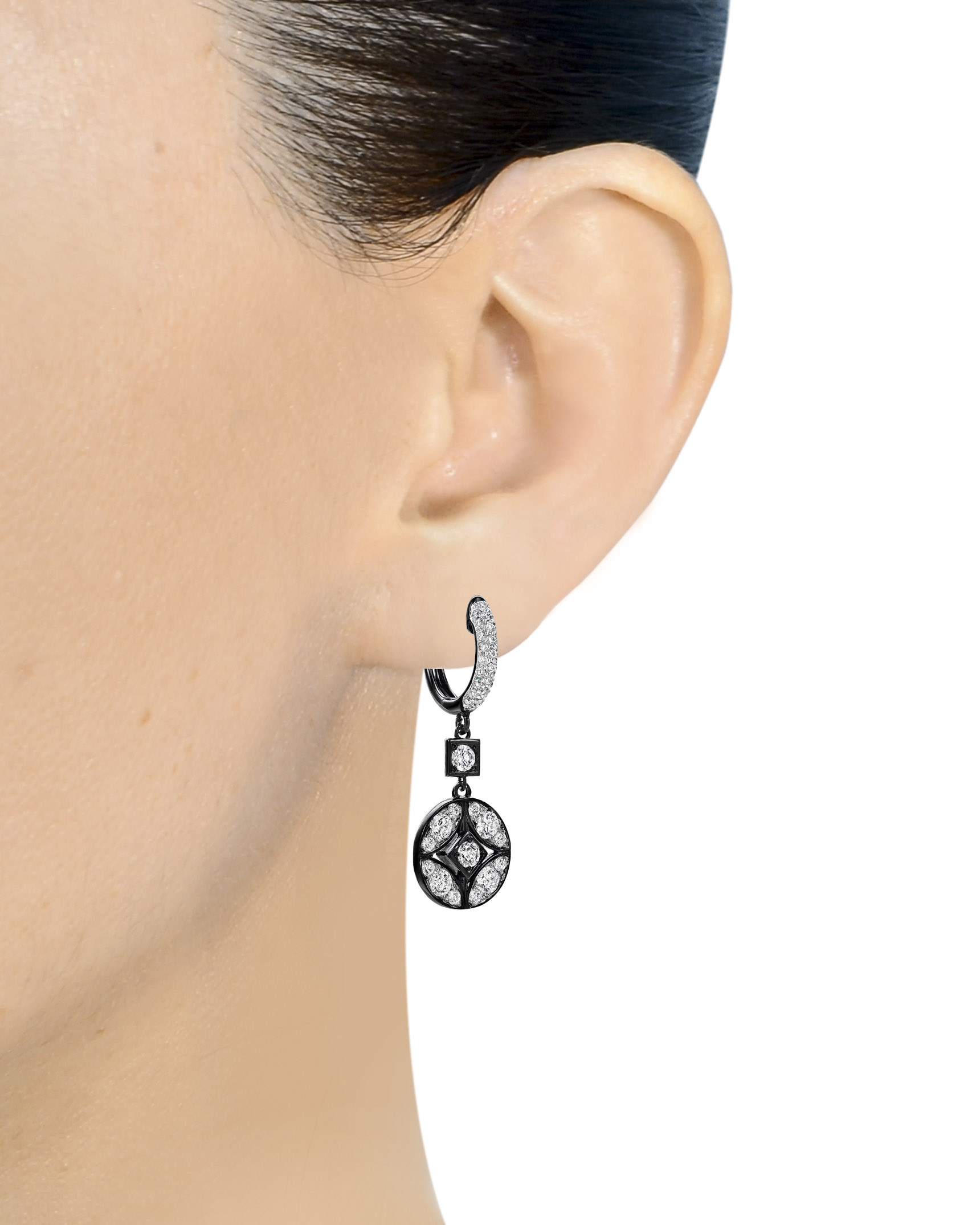 EDFKK06344 on ear