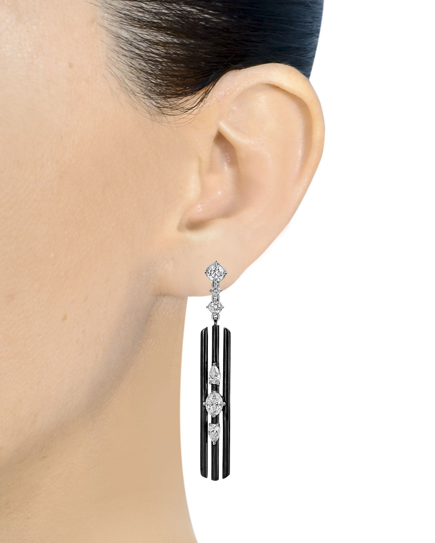 EDFKK06371 on ear