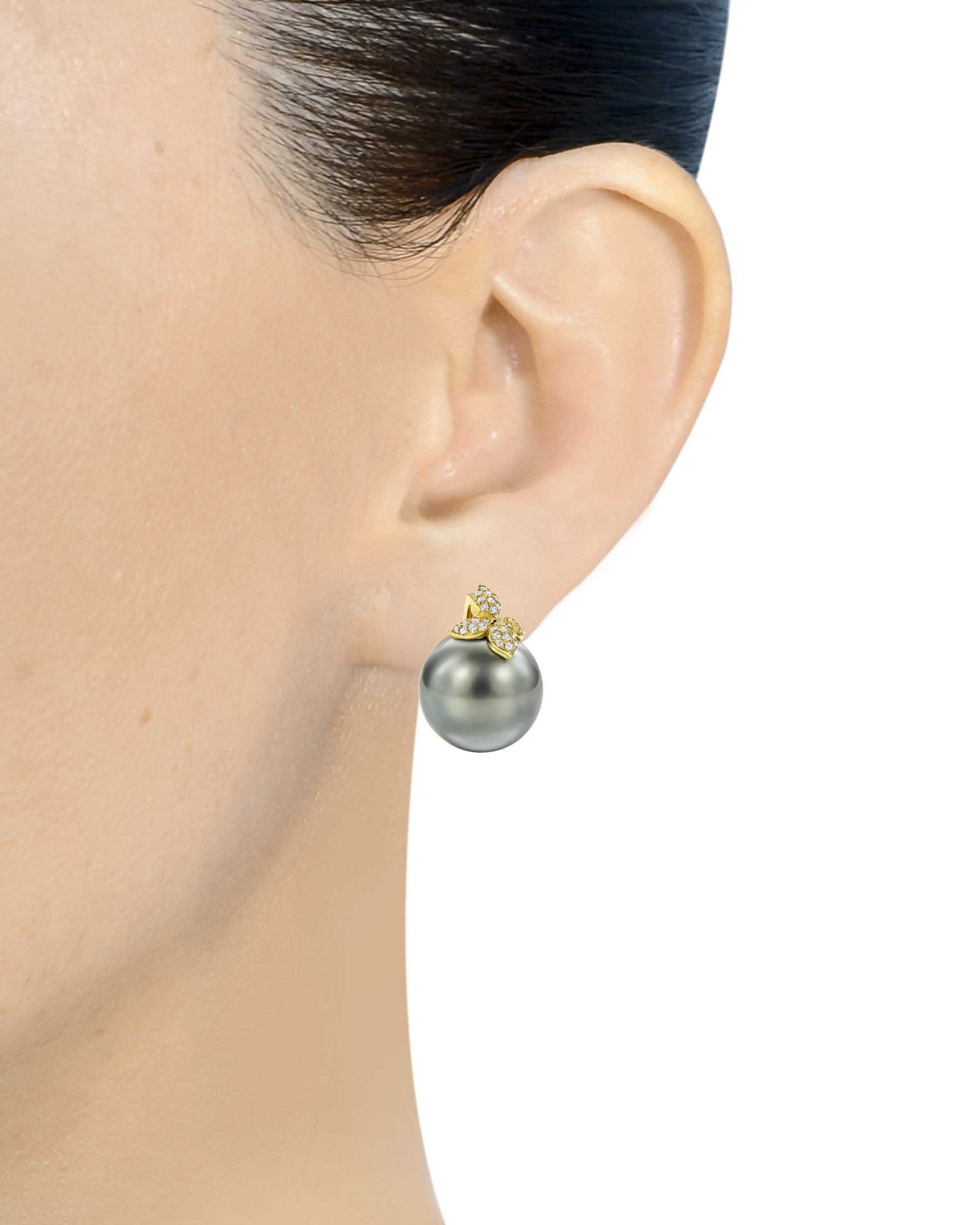 EPDI02400 on ear