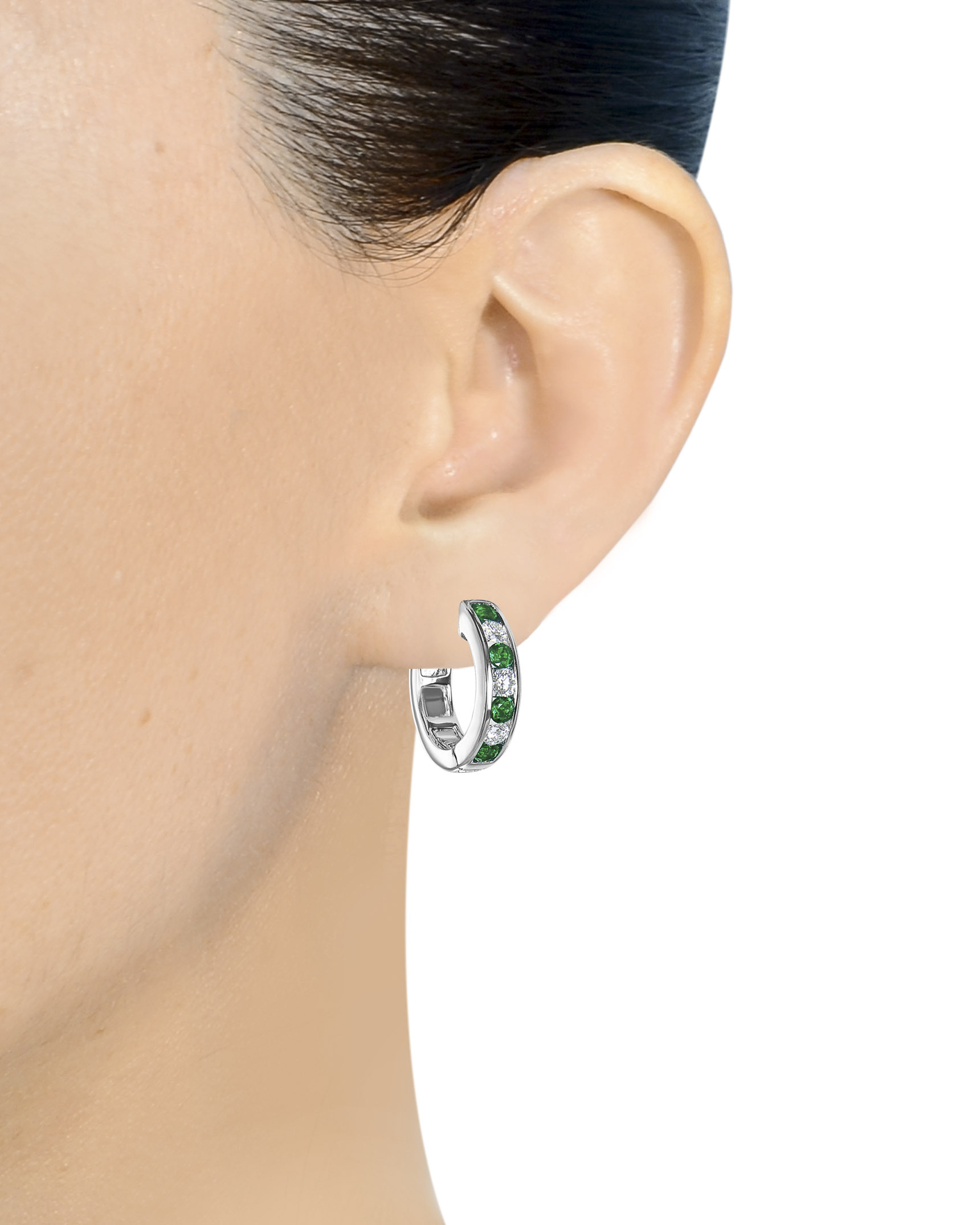 ECD5K03356-1 (on ear)