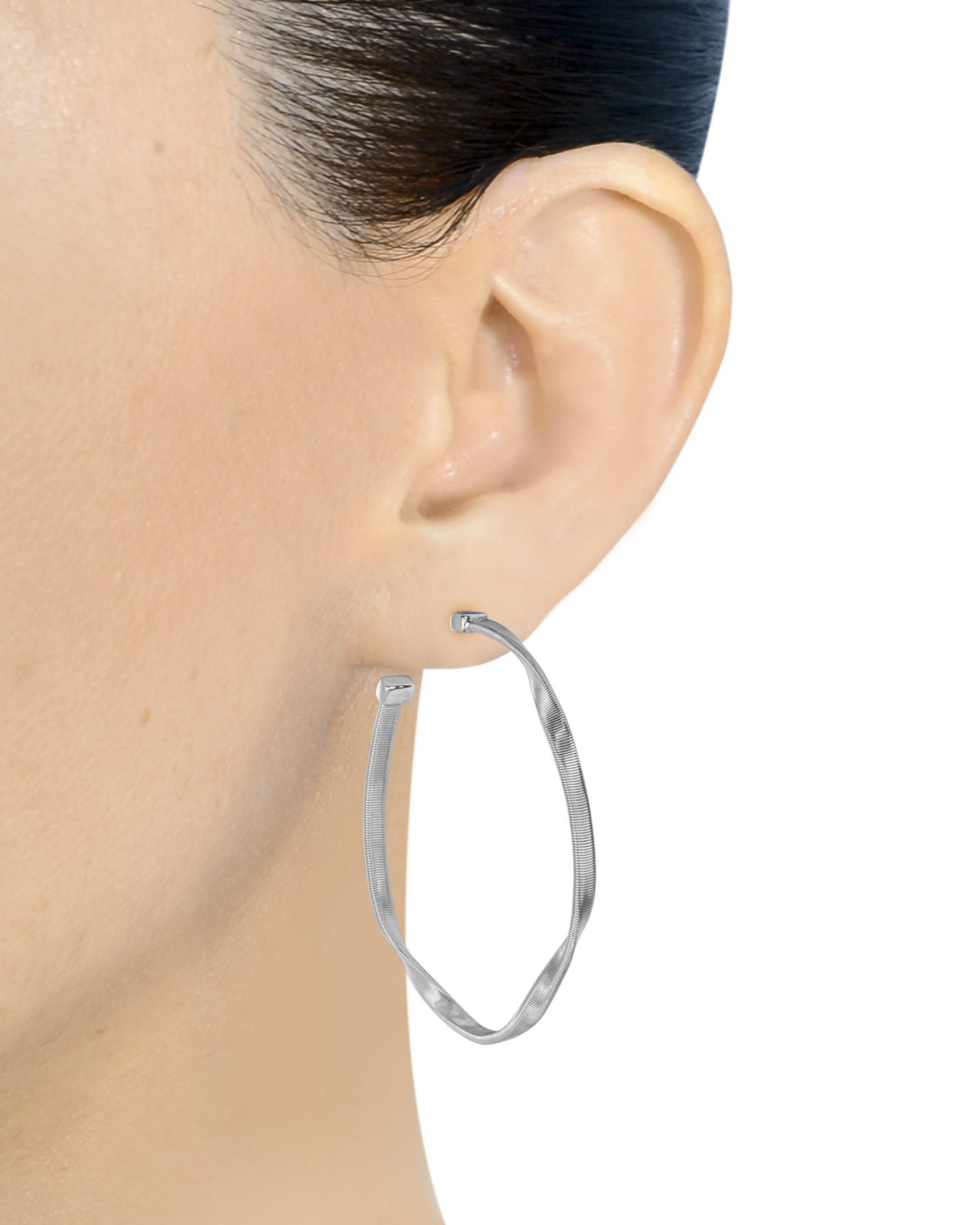 EWG00307-1 (on ear)