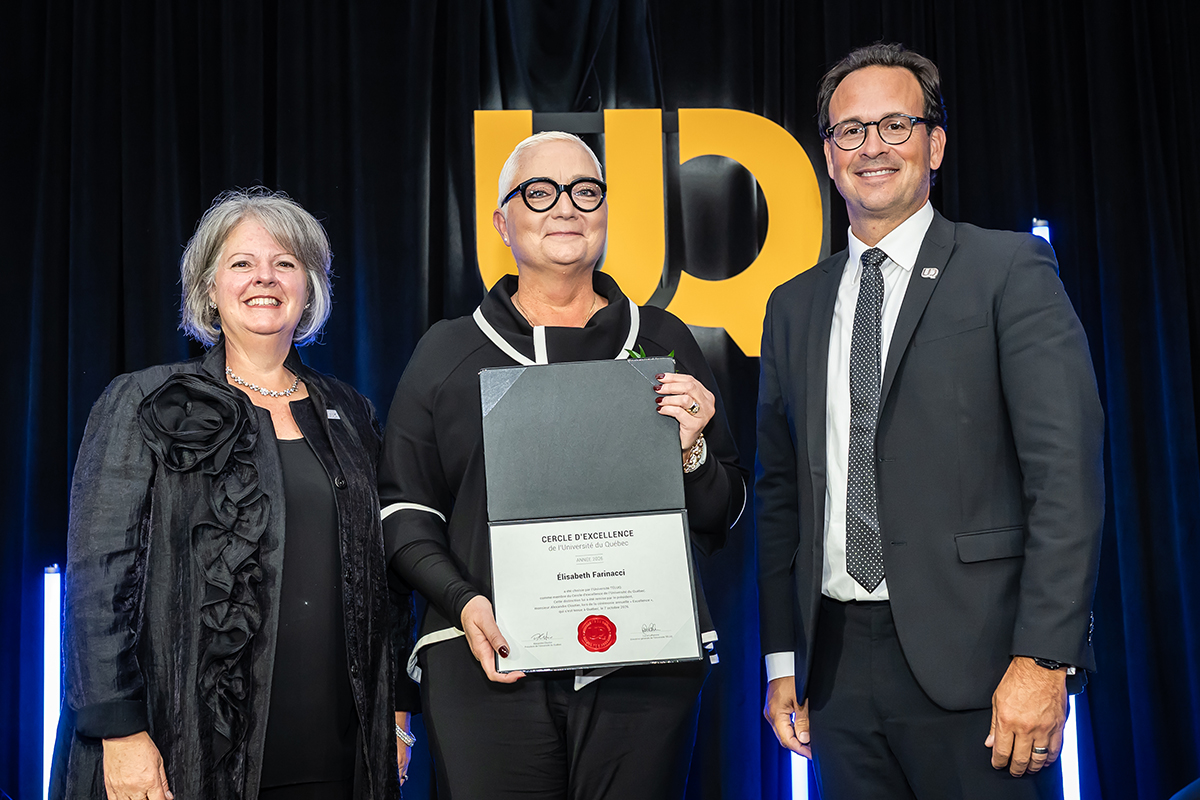 Lucie Laflamme, directrice générale de l'Université TÉLUQ et Élisabeth Farinacci, directrice du Service des communications et du recrutement étudiant de l'Université TÉLUQ