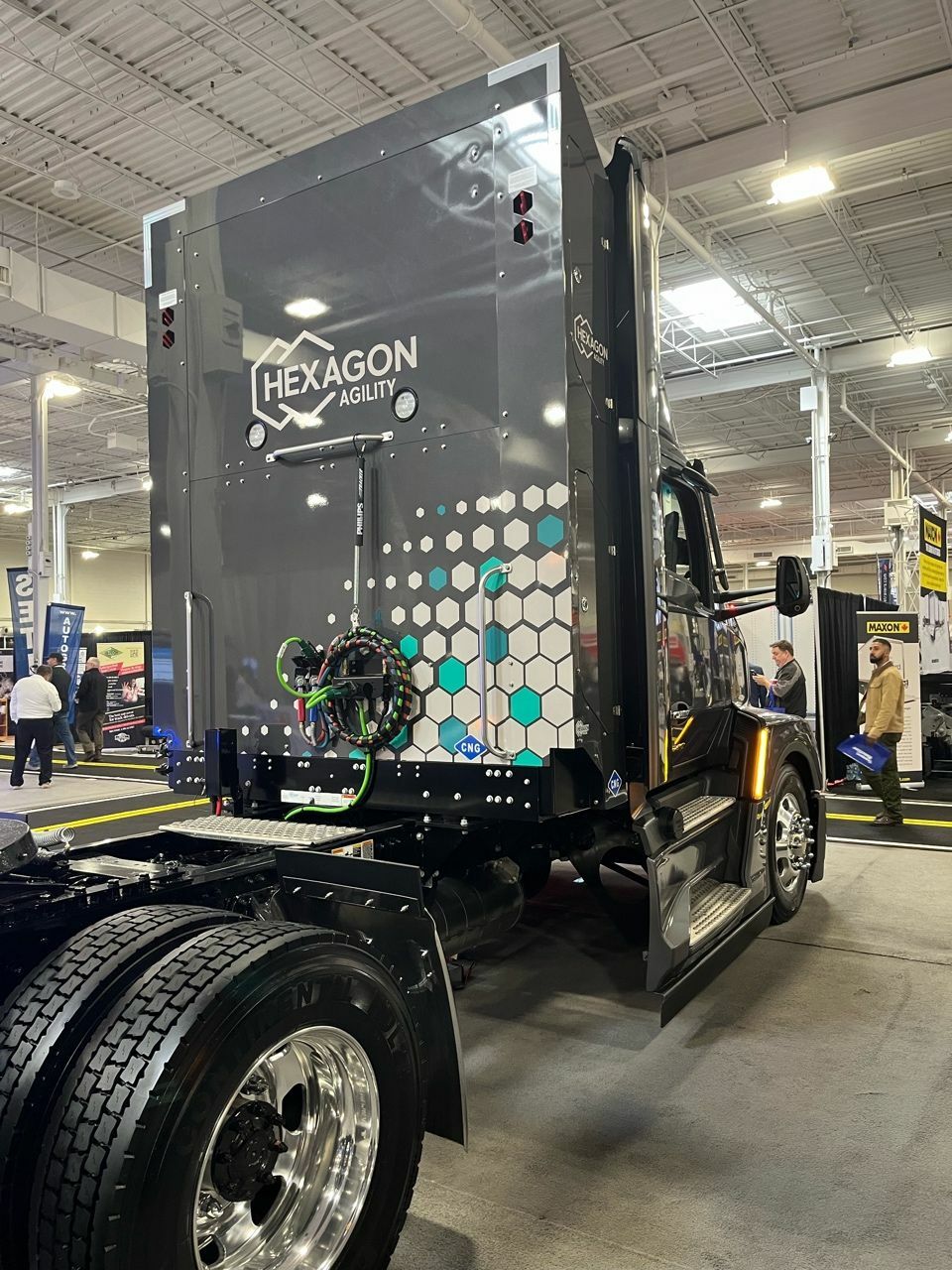 Hexagon | Kenworth showcases its T680 X15N demo truck with Hexagon…