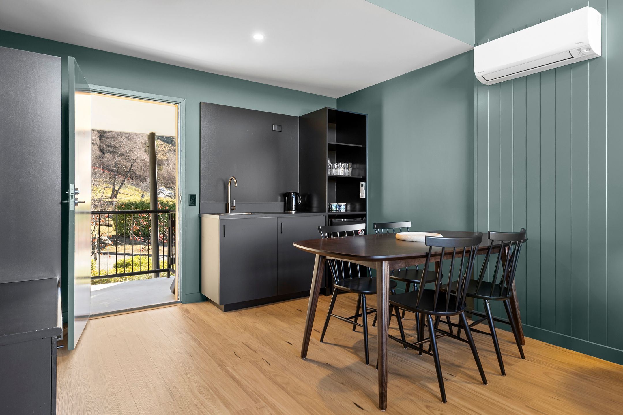 Superior Mountain View 1 Bedroom Unit