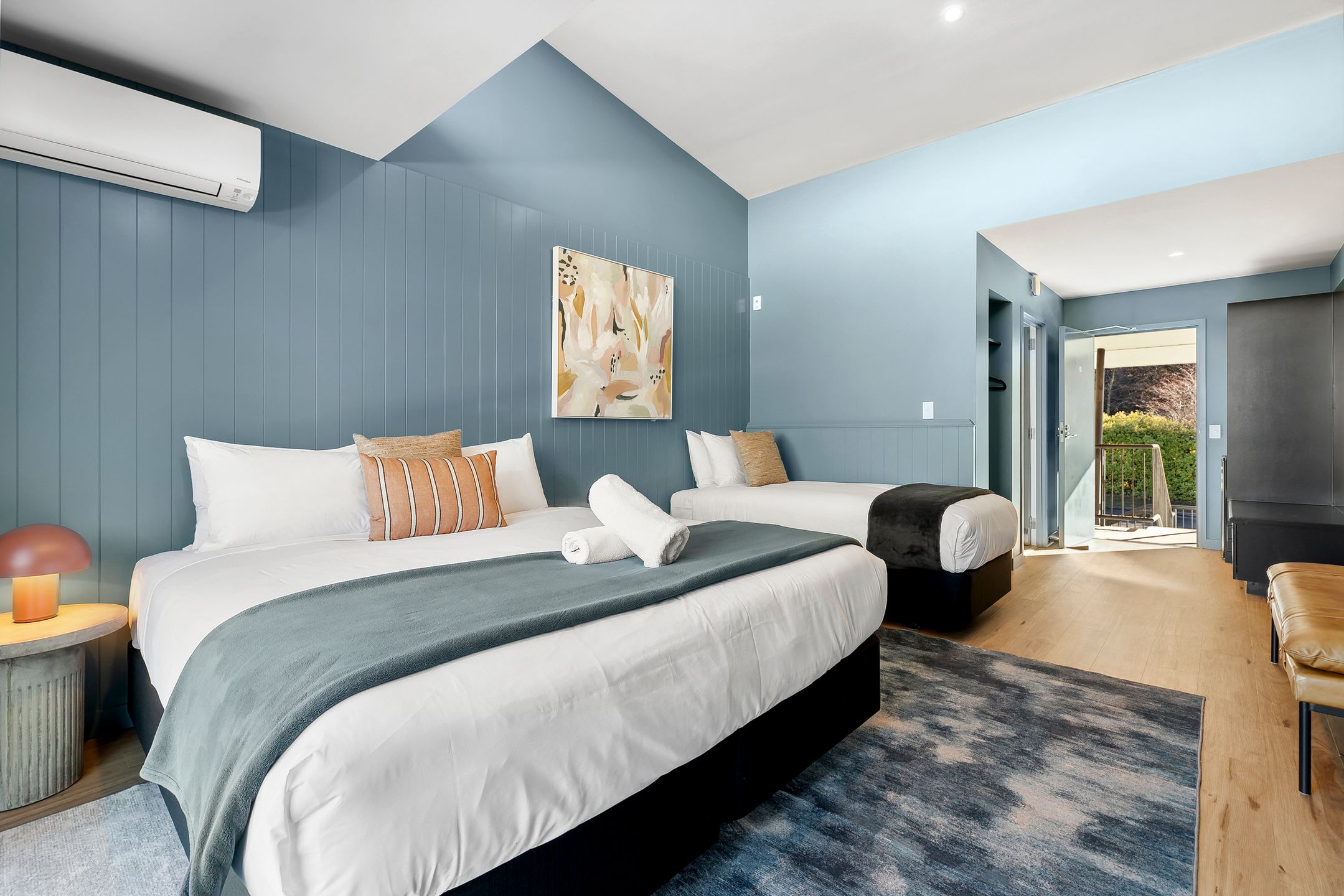 Superior Mountain View Studio - Sleeps 3