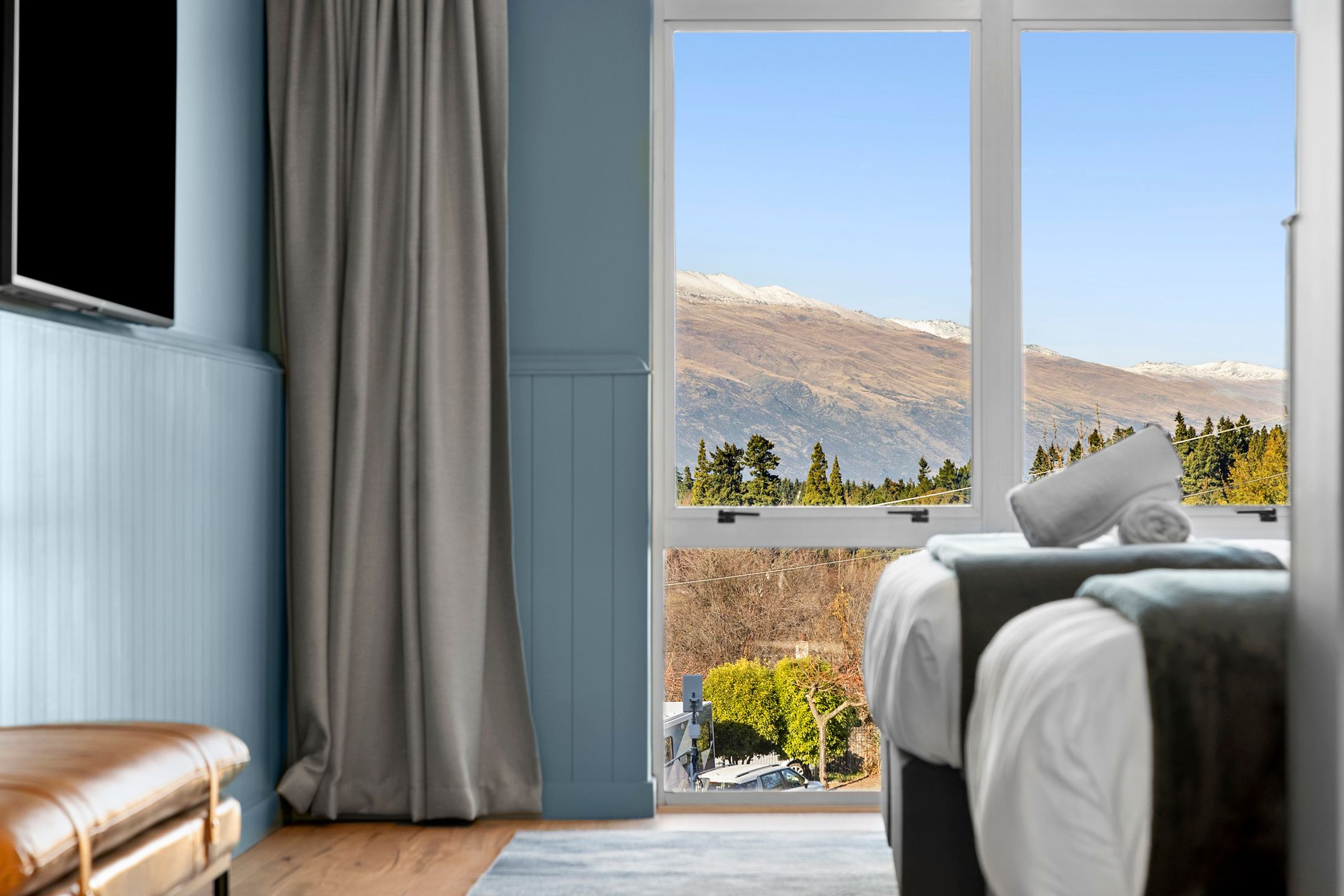 Superior Mountain View Studio - Sleeps 3