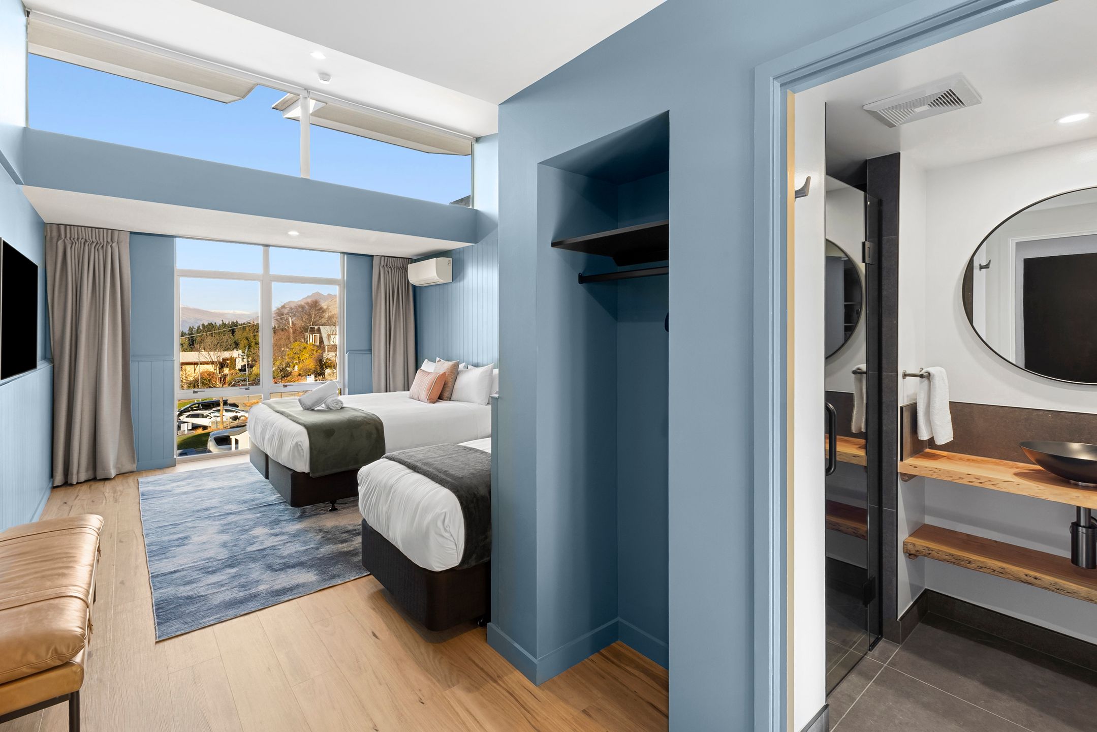 Superior Mountain View Studio - Sleeps 3