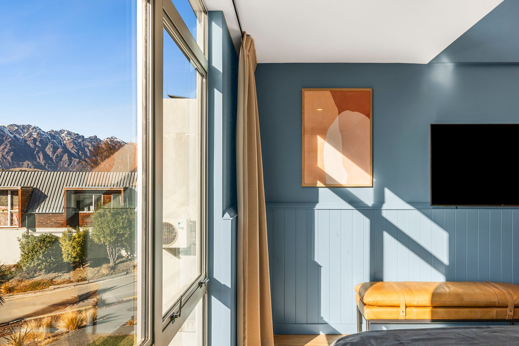 Superior Mountain View Studio - Sleeps 4