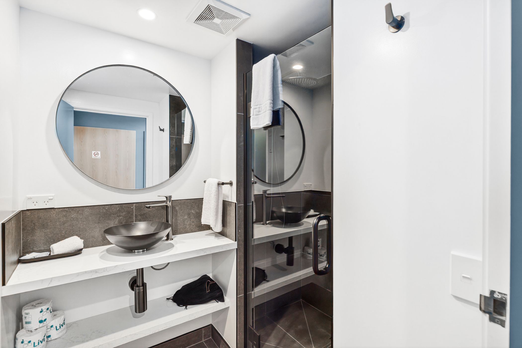 Superior Mountain View Studio - Sleeps 4