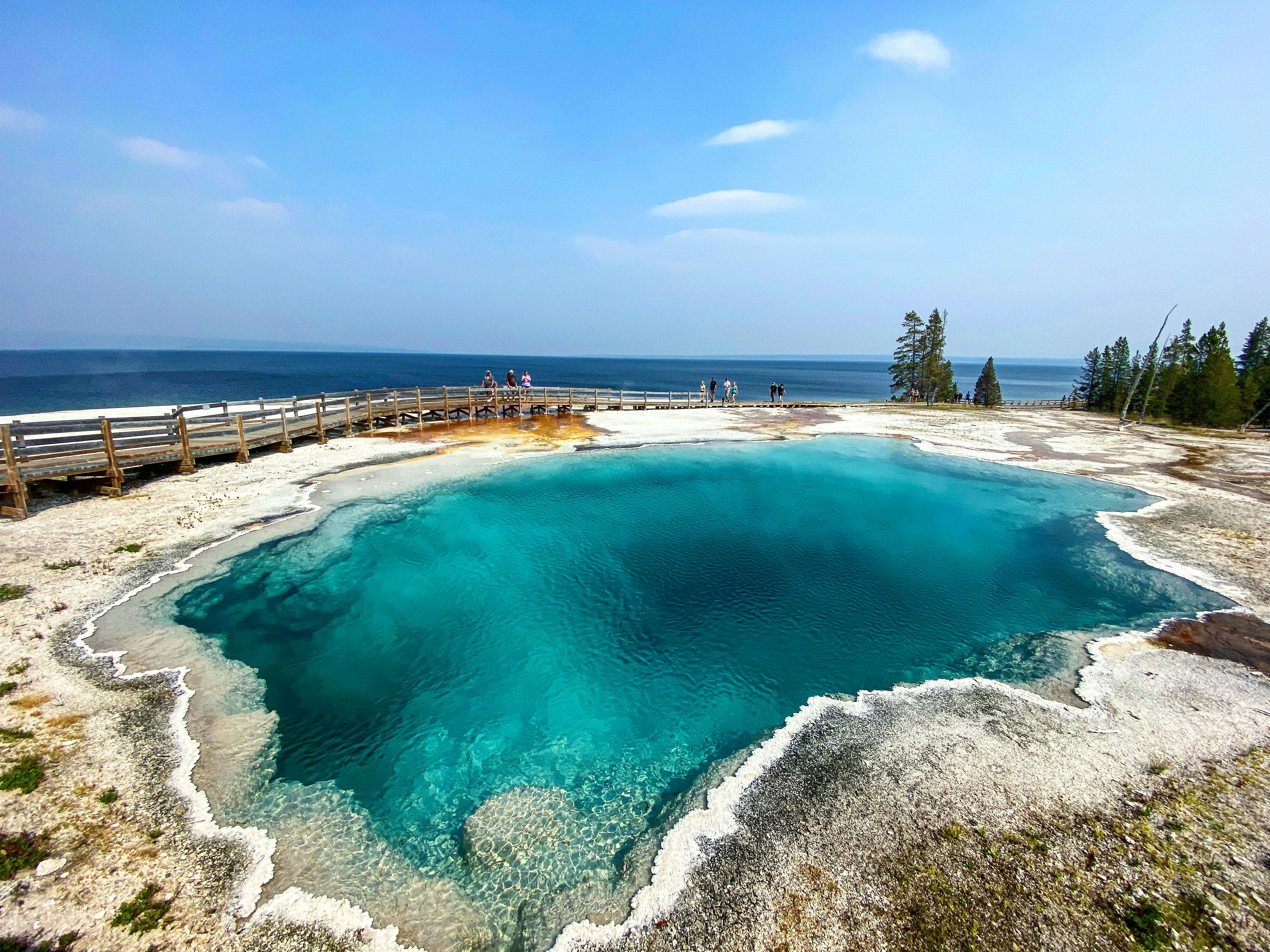 Yellowstone national park geyser