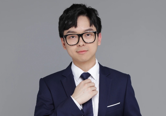 570x400 Junwens Headshot