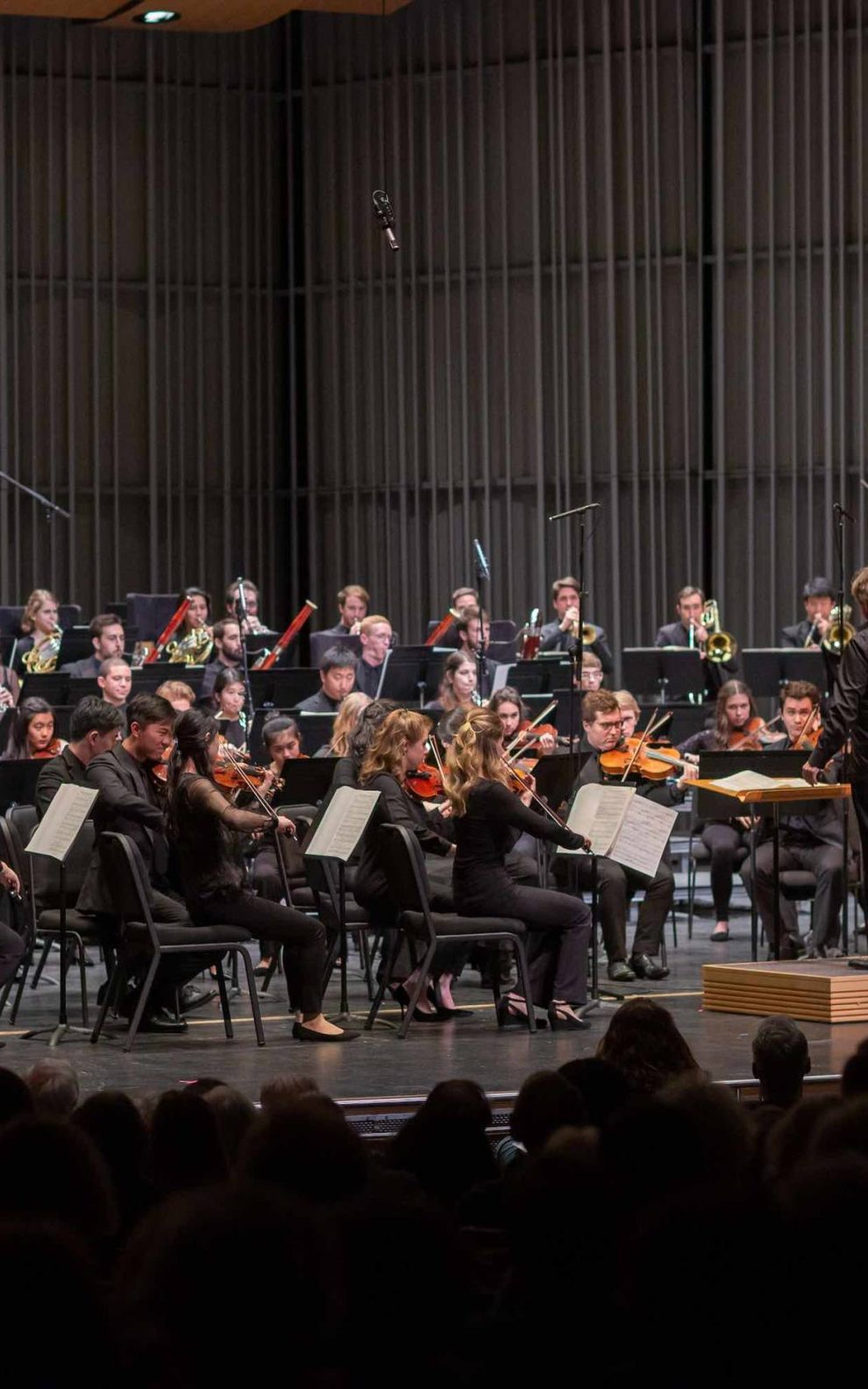 Esa Pekka Salonen and Colburn Orchestra 01 scaled