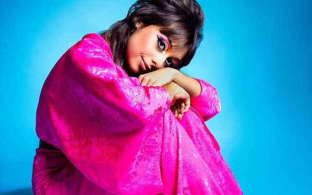 V Swift Pink Outfit3