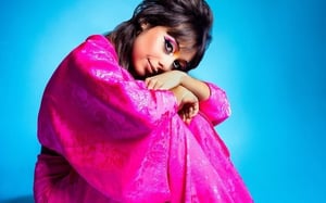 V Swift Pink Outfit3