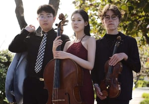 Trio azura 570x400 resized 1