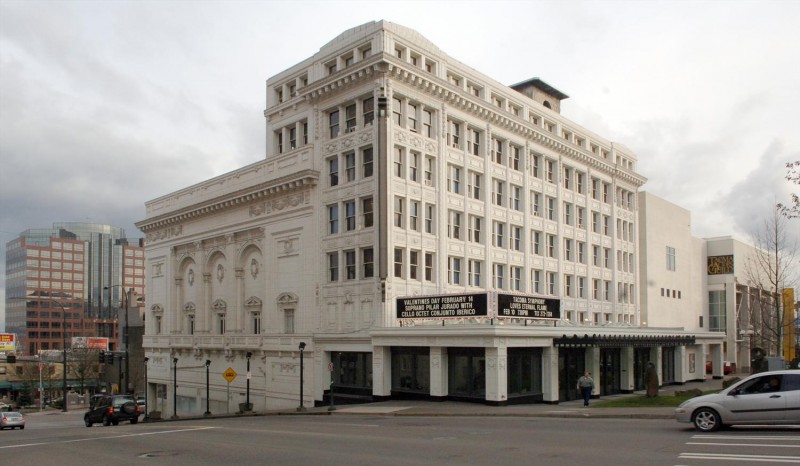 Pantagestheater Exterior