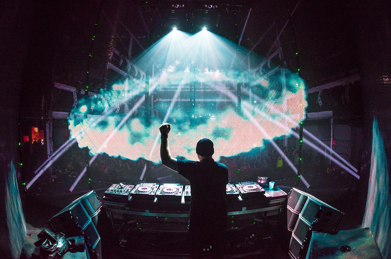 Eric Prydz fulfills a cancer patient's wish to see him with a personal show