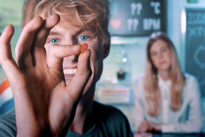 Drugslab does cocaine, ketamine and ecstasy on camera to provide drug education