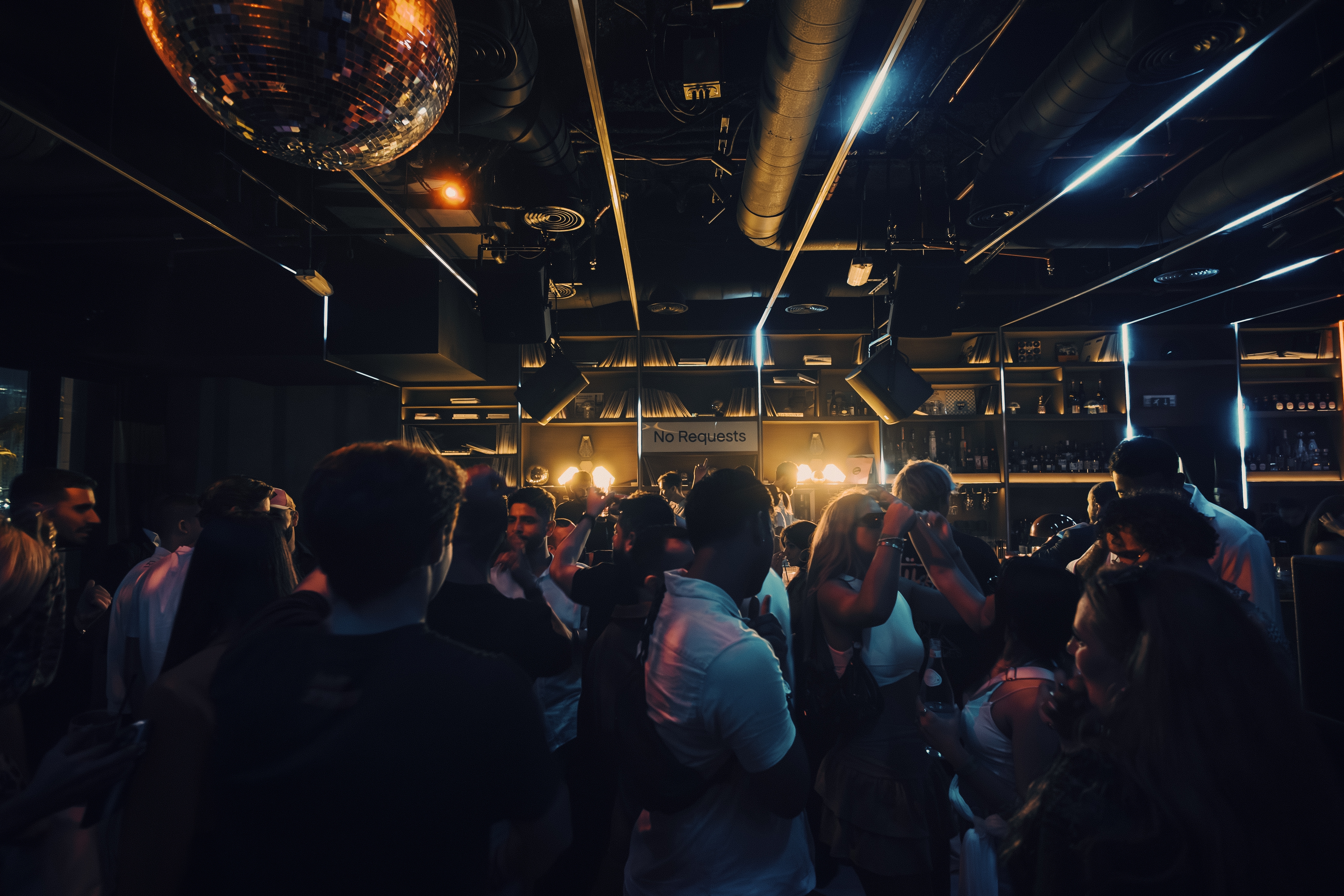 DUBAI HOUSE COLLECTIVE MAKE ITS DEBUT WITH AN ALL-NIGHT SESSION AT VNYL HIFI