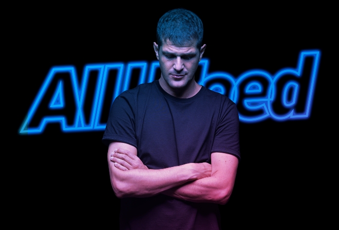 Andrea Oliva announces second single on new label, 'Playa'