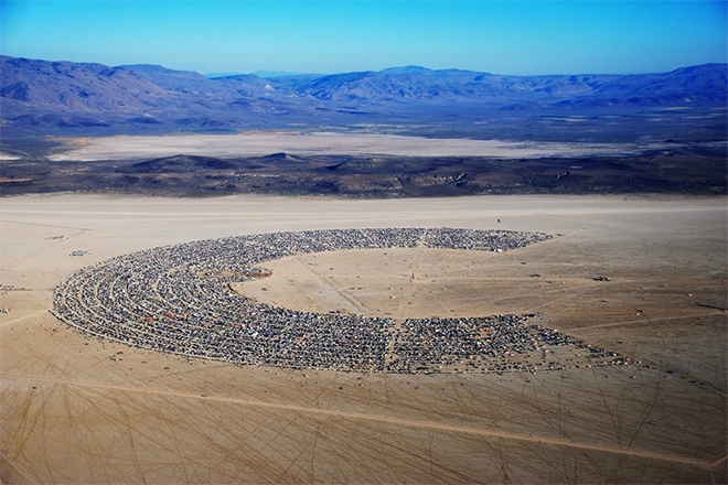 Plane coming from Burning Man crashes in Reno