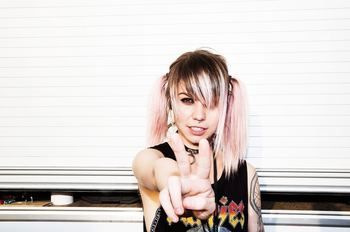 Watch Mija, Justin Martin, Ekali, Vindata and Ardalan from The Lab Smirnoff House at HARD Summer