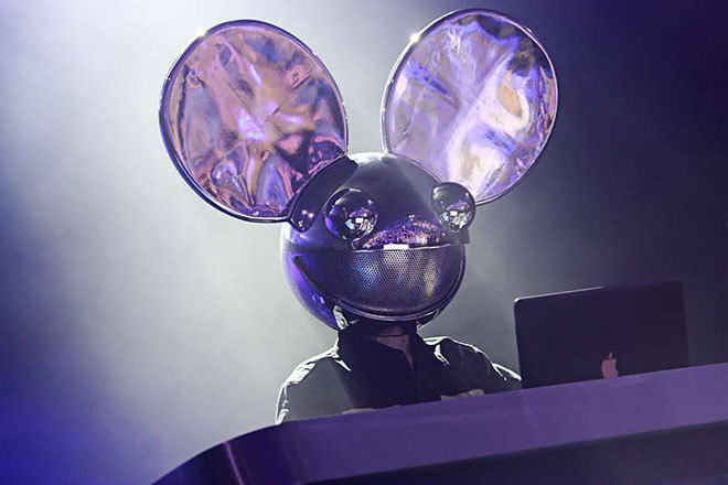 Deadmau5 remixes Jay-Z and Beastie Boys