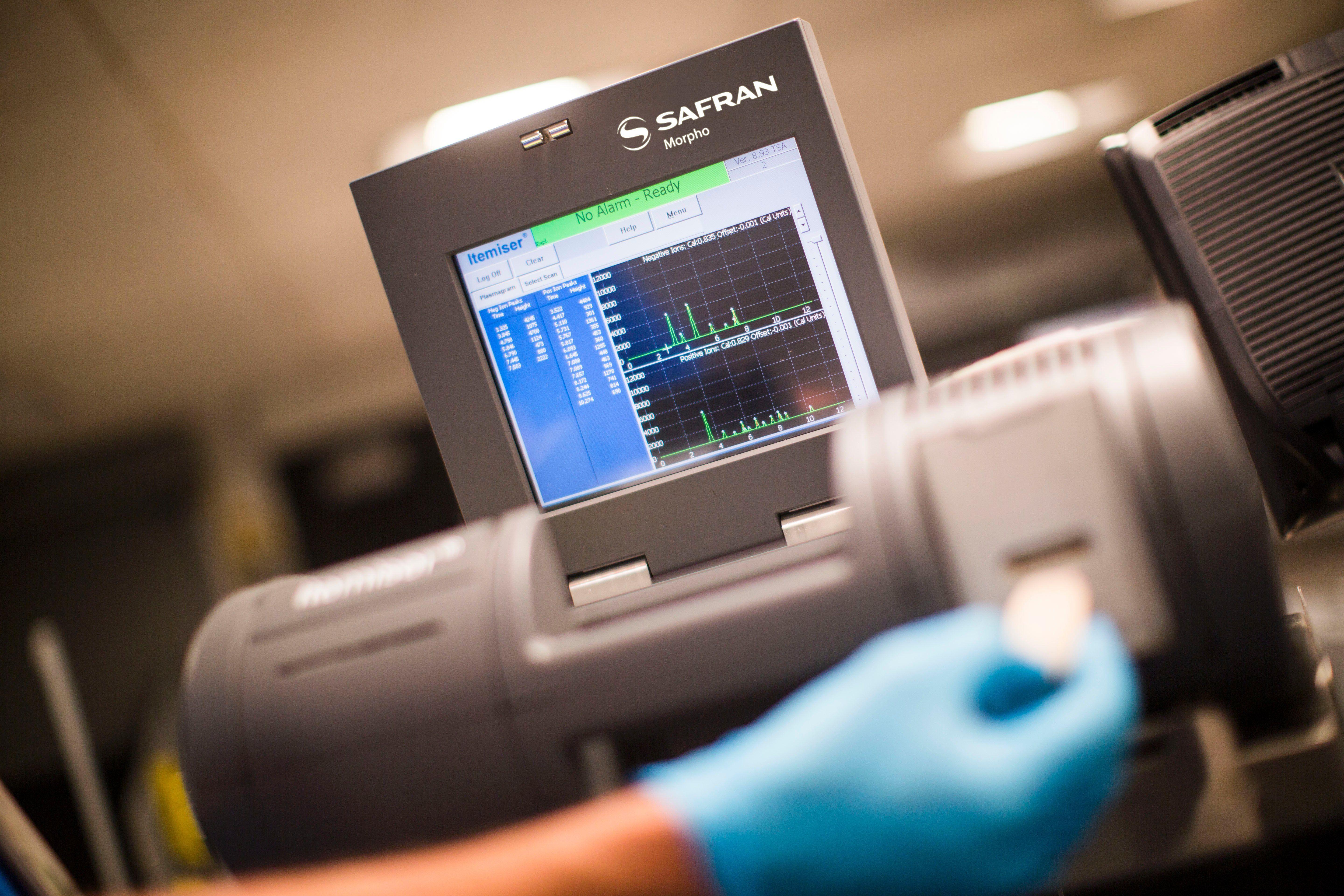 ​A nightclub has implemented drug itemiser machines to test for illegal substances