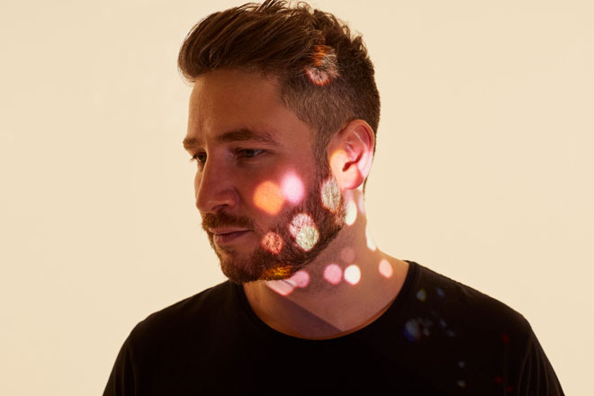 Premiere: Enzo Siragusa turns in a thumping remix of Guti & Cristi Cons' 'Nuevo'