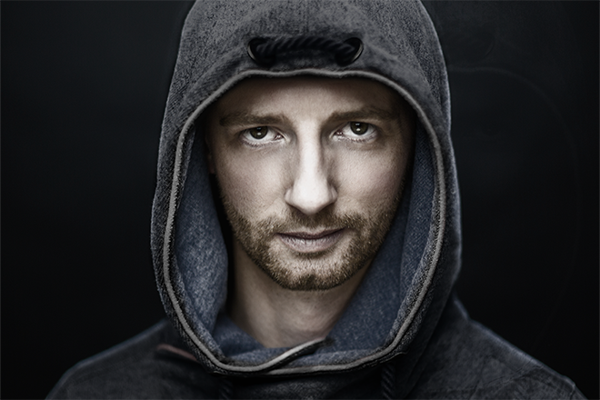 Premiere: Felix Kröcher crafts a building, melodic journey with 'Insomnia'