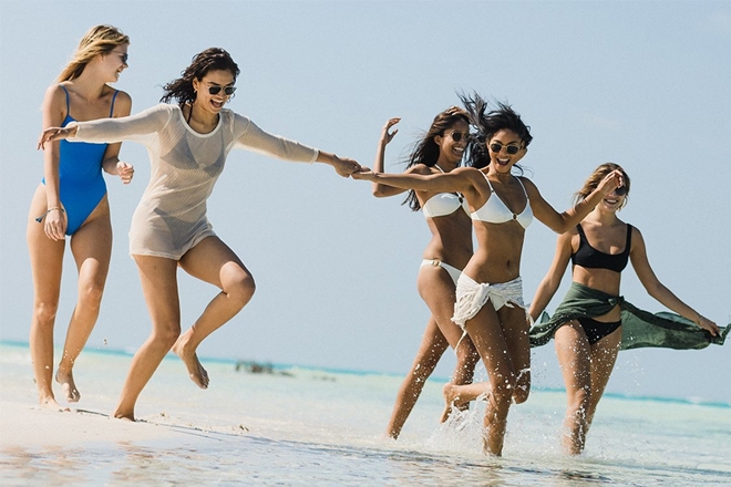 Online auction of Fyre Festival merch to reimburse fraud victims