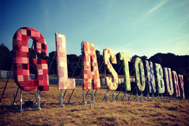 Glastonbury festival responds to ‘zero-hours’ contract criticism
