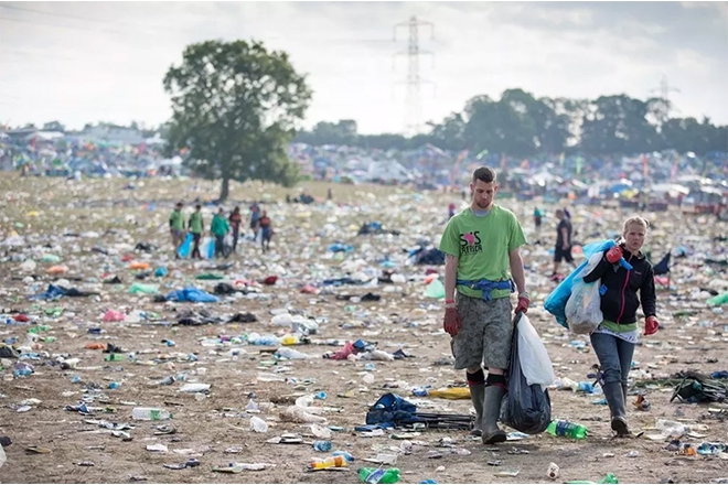 Glastonbury to ban sales of single-use plastic bottles for 2022