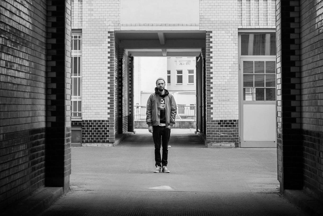 ​Premiere: Glenn Astro’s jazzy house remix of ‘Bossa B’ by Hector Plimmer