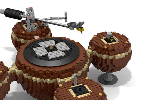Someone has made a working turntable from lego