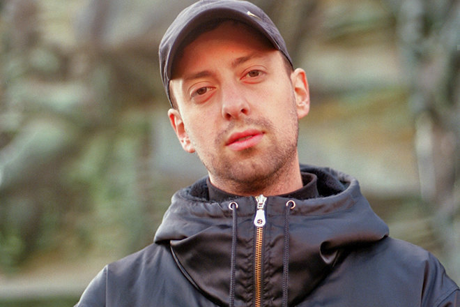 Premiere: Leibniz hits it out the park with ‘Bat’