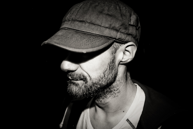 Premiere: Cottam’s ‘Locked In The Groove’ is a feel-good hypnotiser