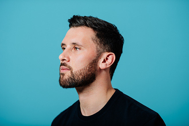 Premiere: Danny Howard channels the early rave scene on 'Holla'