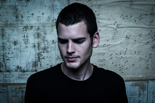 Premiere: Mad Zach sends out a signal with the rumbling 'Robovox'