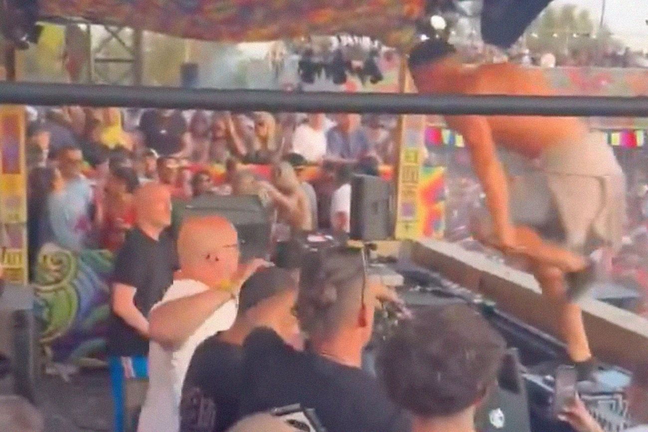 Paul Kalkbrenner attacked by member of crowd during elrow Town Madrid set