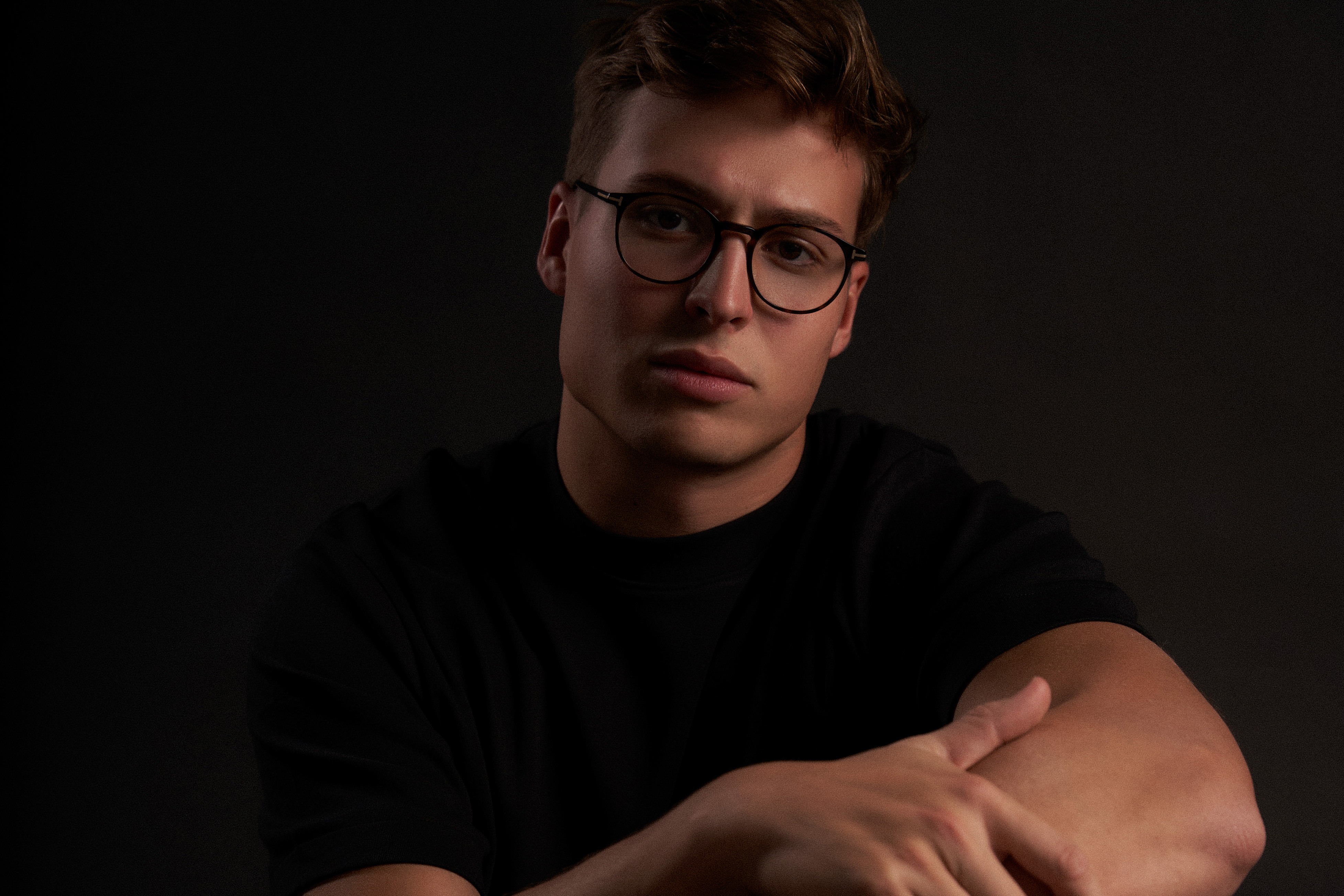 Pierre Locher announces debut EP ‘Possession’