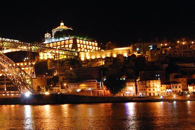 Nightclubs to close for at least two weeks in Portugal