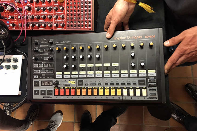 ​Behringer threatens Chinese tech blog with legal action for calling it "shameless"