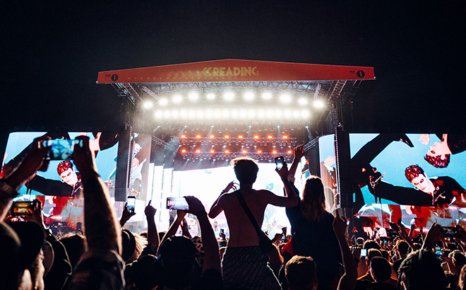 Reading and Leeds ban disposables vapes at this year's festivals -  Mixmag.net