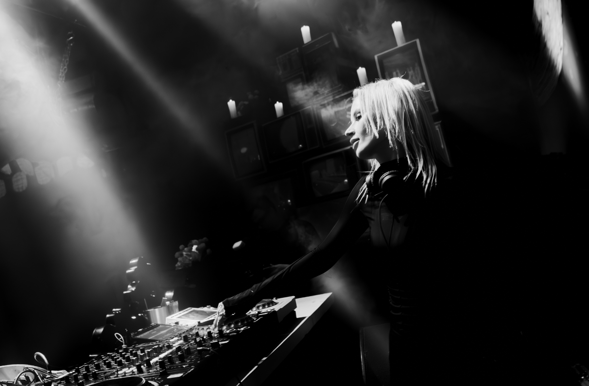 SOUNDING OUT: TORI LEVETT